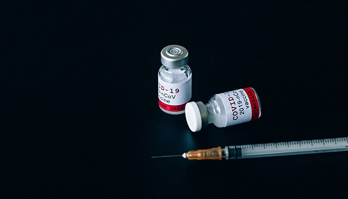 Dans l'intérêt public, faudrait-il connaître les prix des vaccins anti-Covid ? 