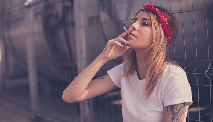 Les « puffs », cigarettes électroniques jetables à la mode chez les jeunes : quels dangers ?
